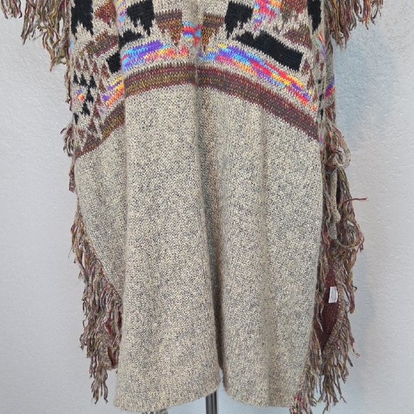Elan Multicolor Poncho - Picture 3 of 12